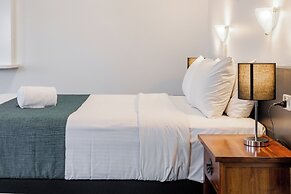 Maraboon Motor Inn