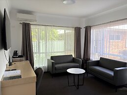 Maraboon Motor Inn