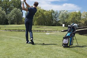Riviera Golf Resort