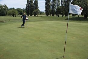 Riviera Golf Resort