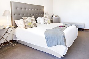 Super Tubes Guesthouse