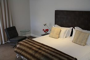 Super Tubes Guesthouse