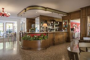 Villa Madrina Lovely and Dynamic Hotel