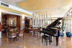 Villa Madrina Lovely and Dynamic Hotel