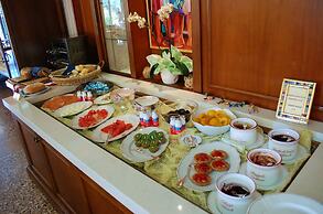 Villa Madrina Lovely and Dynamic Hotel