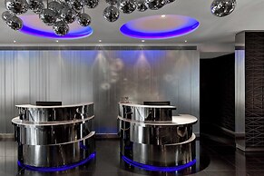 W London
