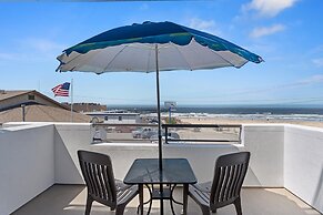 Beach House Inn & Suites