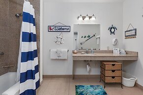 Beach House Inn & Suites