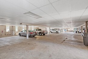 Beach House Inn & Suites