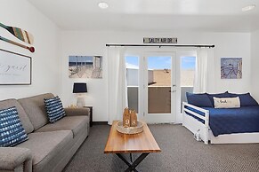 Beach House Inn & Suites