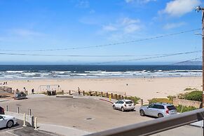 Beach House Inn & Suites