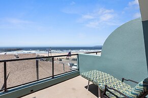 Beach House Inn & Suites