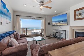 Beach House Inn & Suites