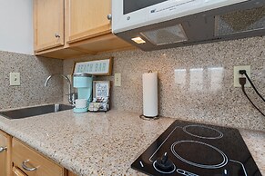 Beach House Inn & Suites