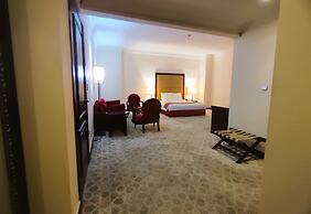Grand Regal Hotel