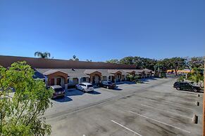 West Coast Inn - Near Gem Theatre