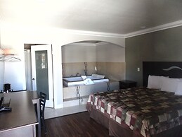 West Coast Inn - Near Gem Theatre