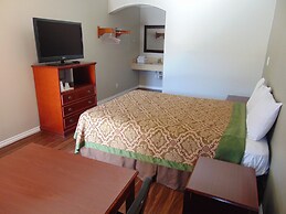 West Coast Inn - Near Gem Theatre