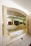 West Coast Inn - Near Gem Theatre