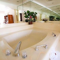 West Coast Inn - Near Gem Theatre