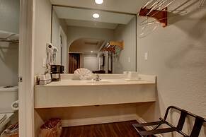 West Coast Inn - Near Gem Theatre