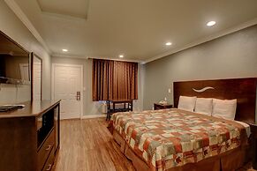 West Coast Inn - Near Gem Theatre