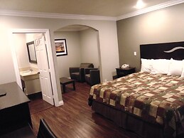 West Coast Inn - Near Gem Theatre