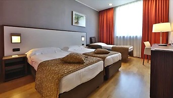Best Western Falck Village Hotel