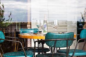 The Palm Court Hotel