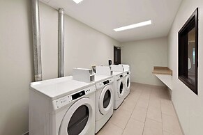 Comfort Suites Columbus East Broad