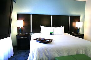 Hampton Inn & Suites Dallas/Lewisville-Vista Ridge Mall, TX