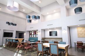 Hampton Inn & Suites Dallas/Lewisville-Vista Ridge Mall, TX