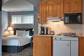 Tiki Shores Inn & Suites