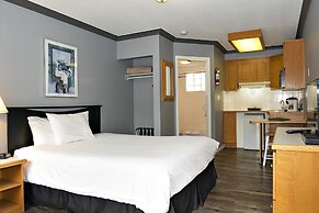 Tiki Shores Inn & Suites