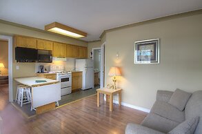 Tiki Shores Inn & Suites