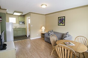 Tiki Shores Inn & Suites