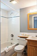 Tiki Shores Inn & Suites