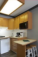 Tiki Shores Inn & Suites