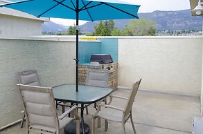 Tiki Shores Inn & Suites