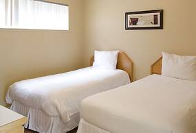 Tiki Shores Inn & Suites