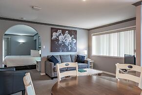 Tiki Shores Inn & Suites