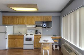 Tiki Shores Inn & Suites