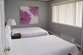 Tiki Shores Inn & Suites