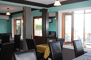 Tiki Shores Inn & Suites