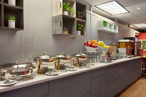 Ramada by Wyndham Oakland Downtown City Center