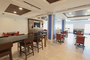 Holiday Inn Express Hotel & Suites Richwood-Cincinnati South by IHG