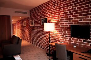 Great Polonia The Granary La Suite Hotel