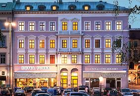 Hotel Flora