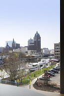 Aloft Milwaukee Downtown