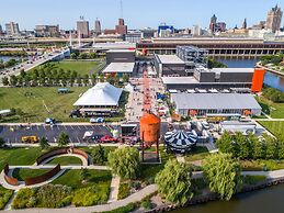 Aloft Milwaukee Downtown